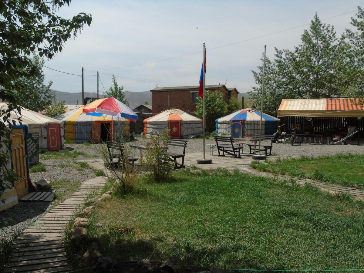 Oasis Cafe & Guesthouse Ulaanbaatar Ngoại thất bức ảnh